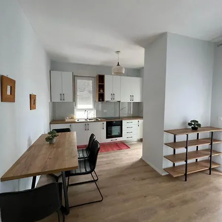 Koa Casa Mia アパート ティラナ